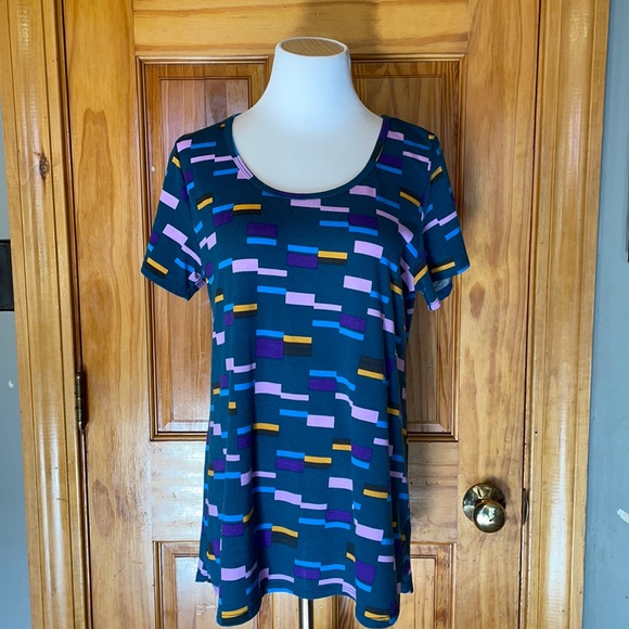 LuLaRoe Tops - Lularoe classic tee